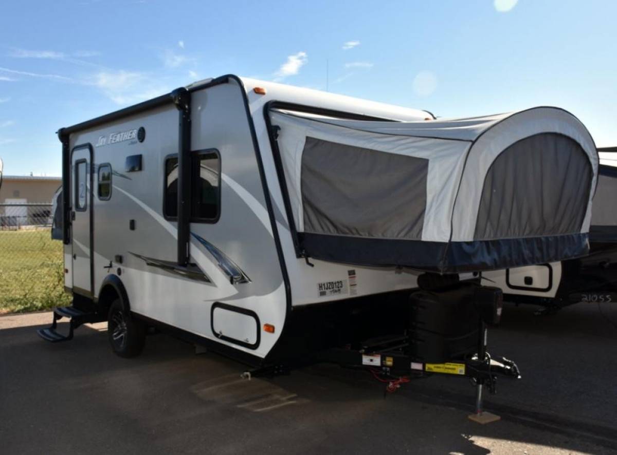 2017 Jayco Jay Feather Hybrid Travel Trailer RV Rentals